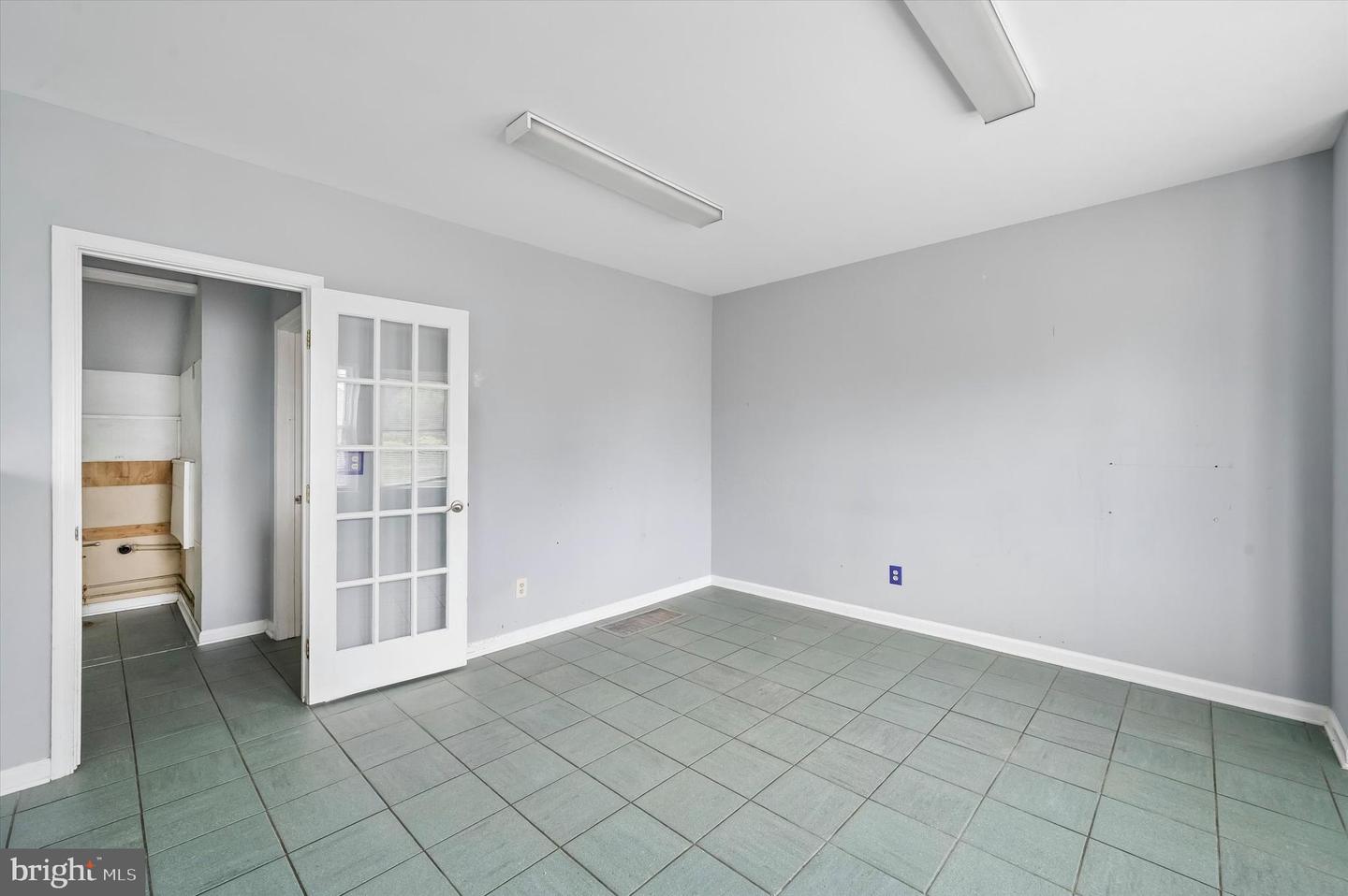 2201 Darby Road Property Photo 12