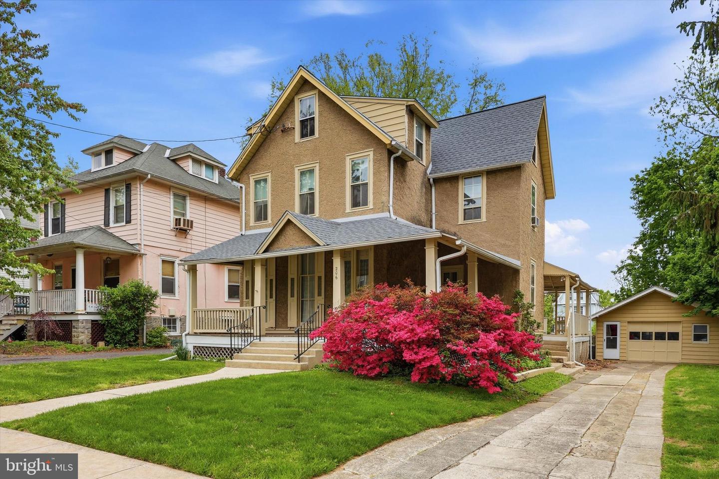 206 PRESIDENT AVE