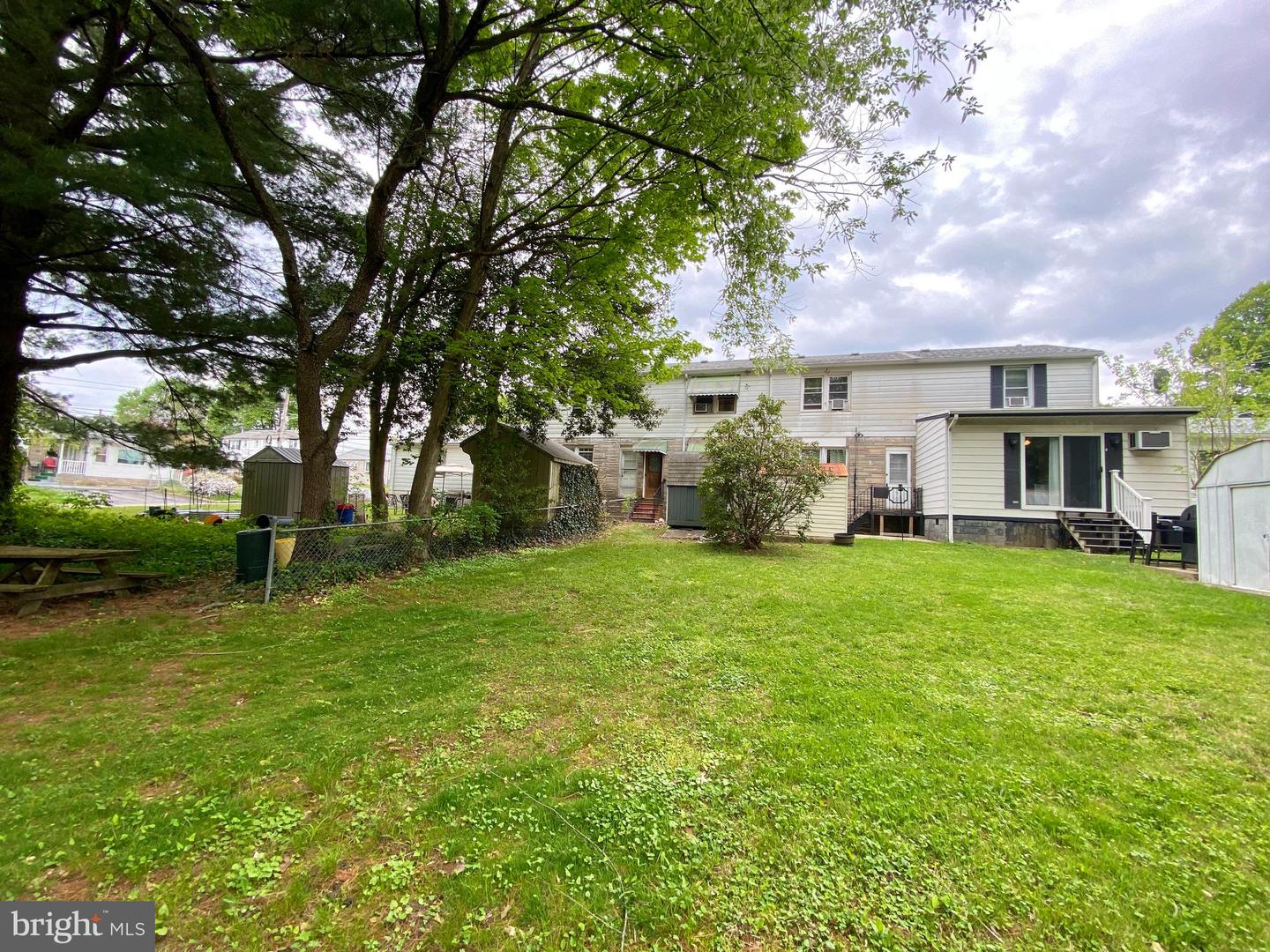 317 Hibbs Ave Property Photo 3