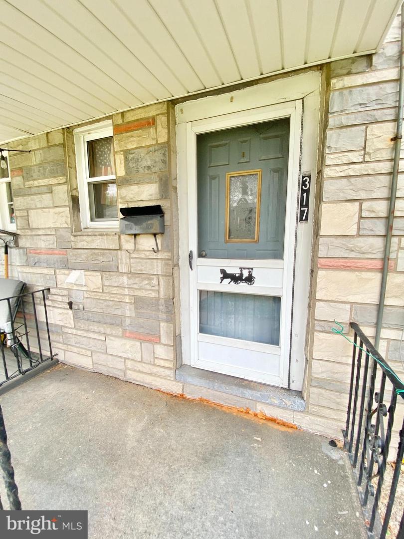 317 Hibbs Ave Property Photo 16