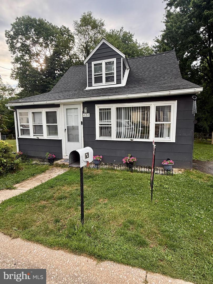 1628 Cherry St Property Photo 1