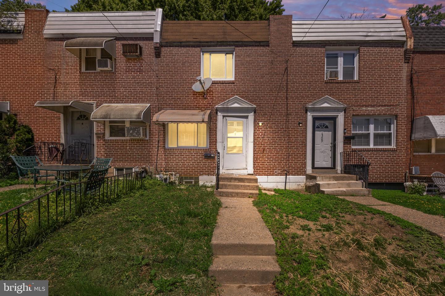 311 Fern St Property Photo 2