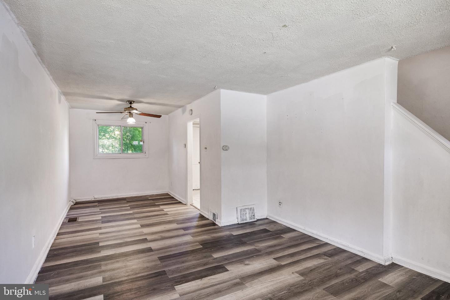 311 Fern St Property Photo 4