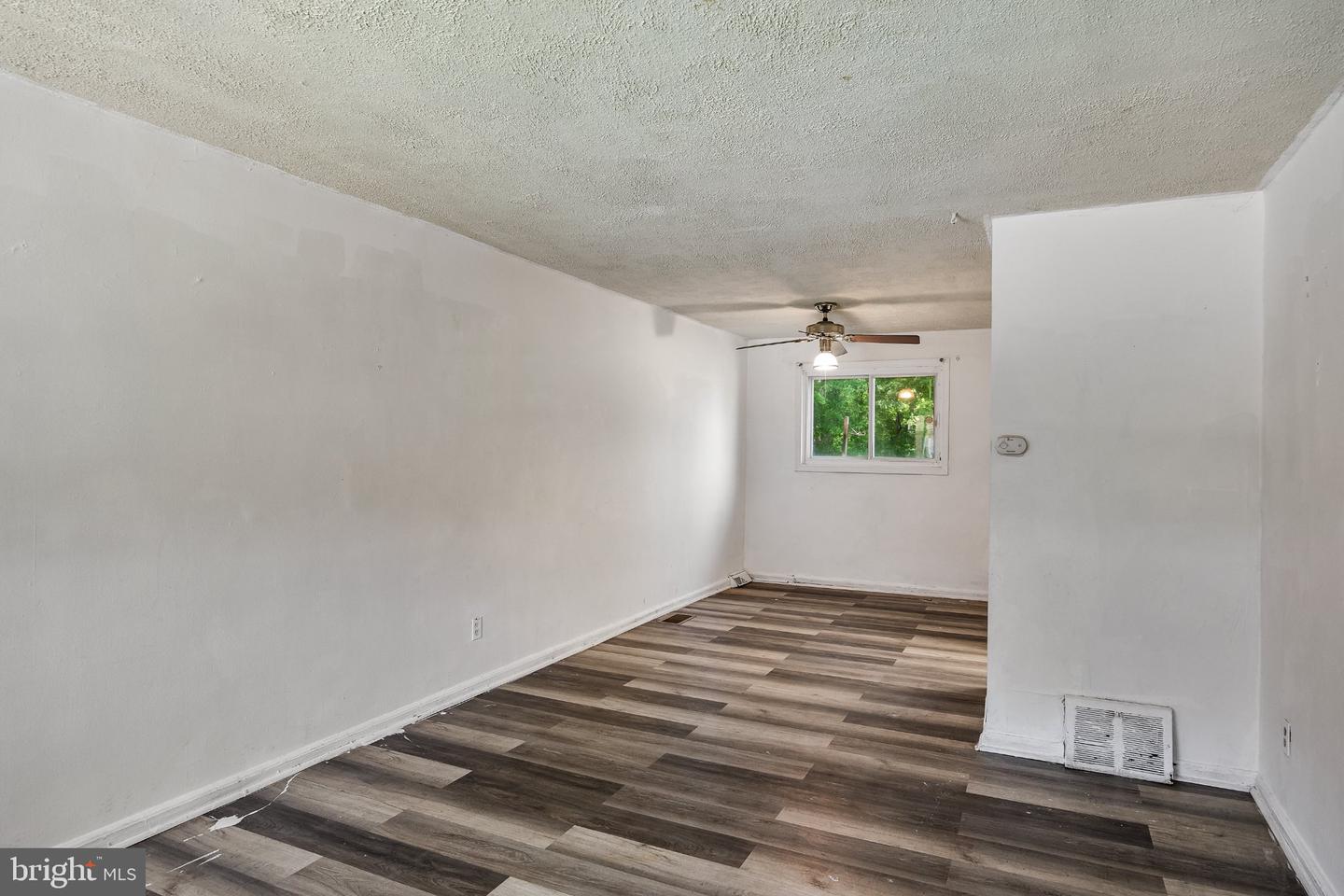 311 Fern St Property Photo 5