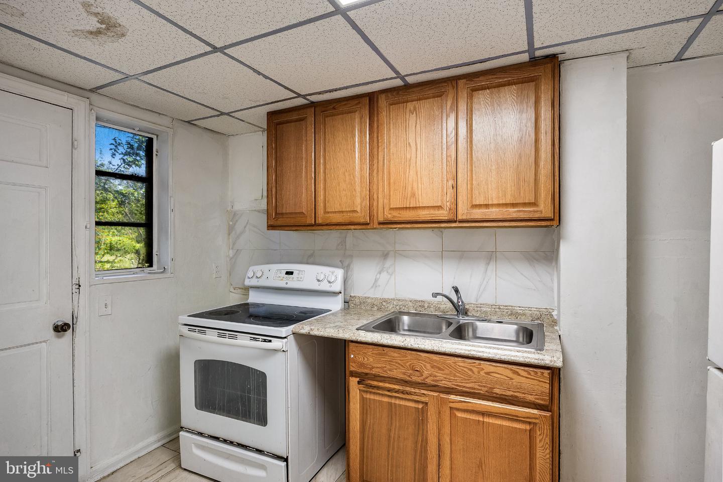 311 Fern St Property Photo 8