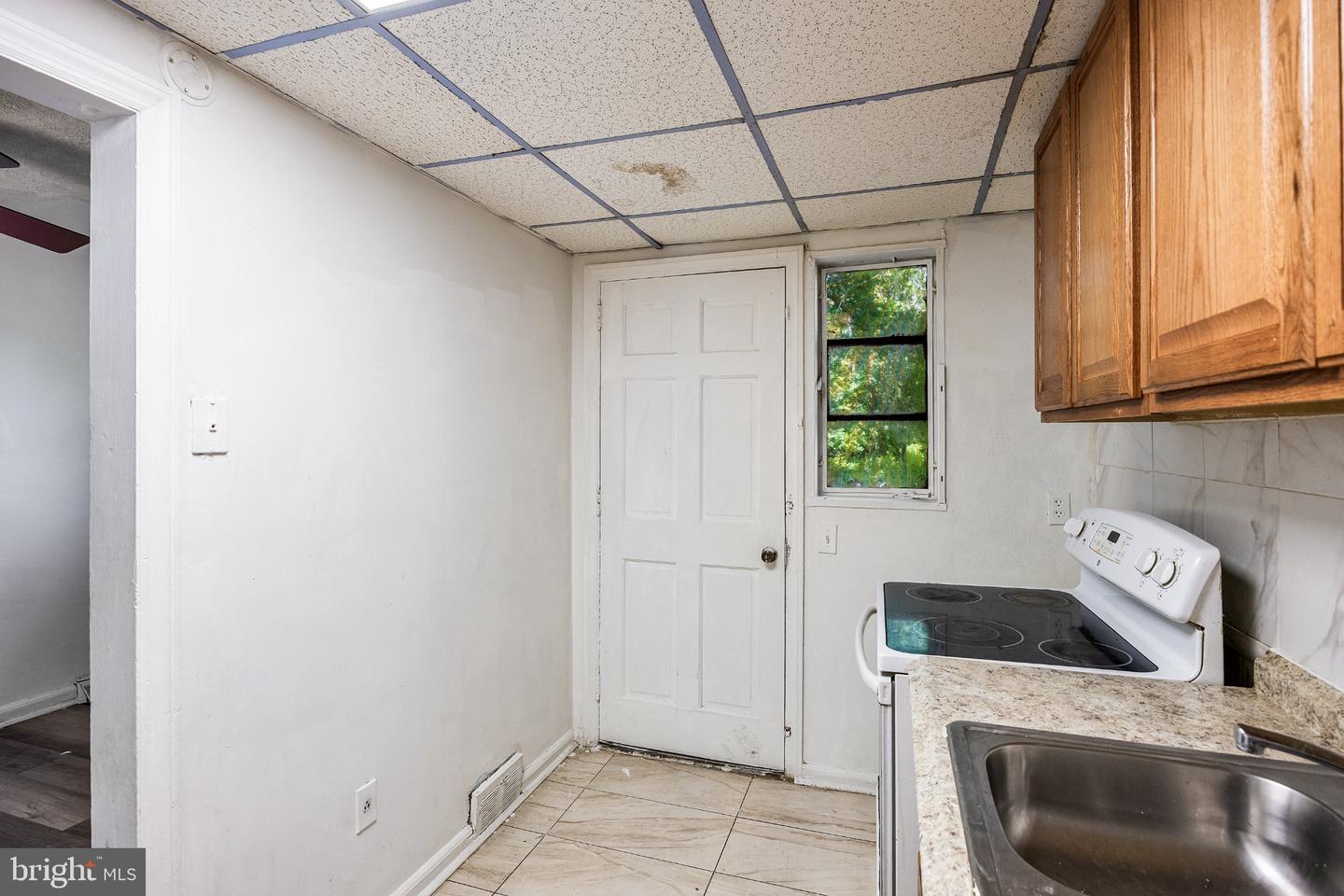 311 Fern St Property Photo 9