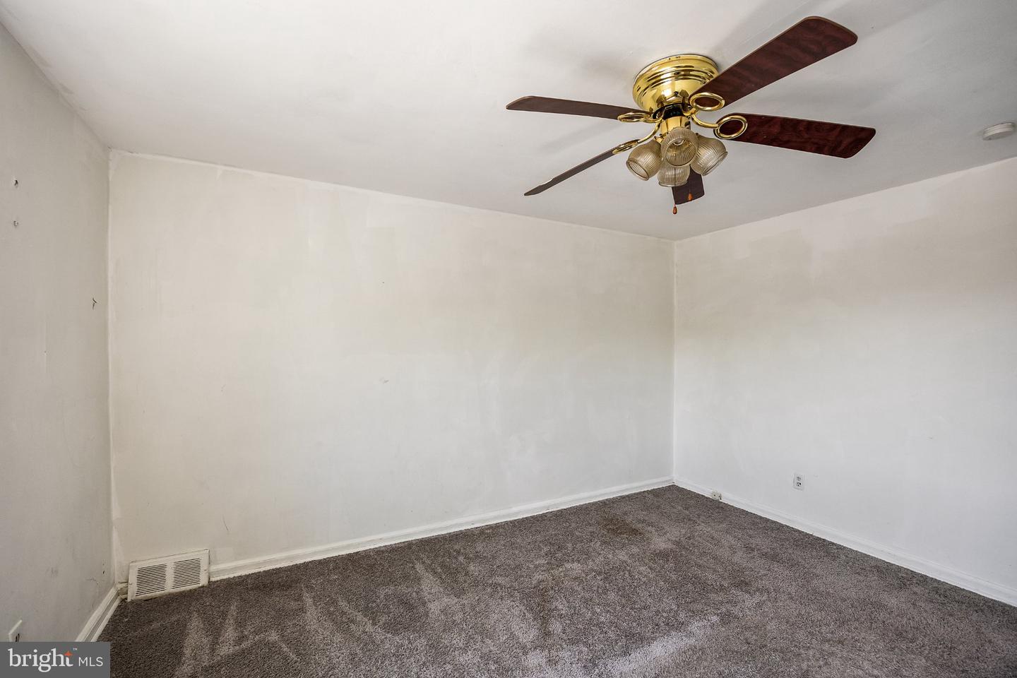 311 Fern St Property Photo 12