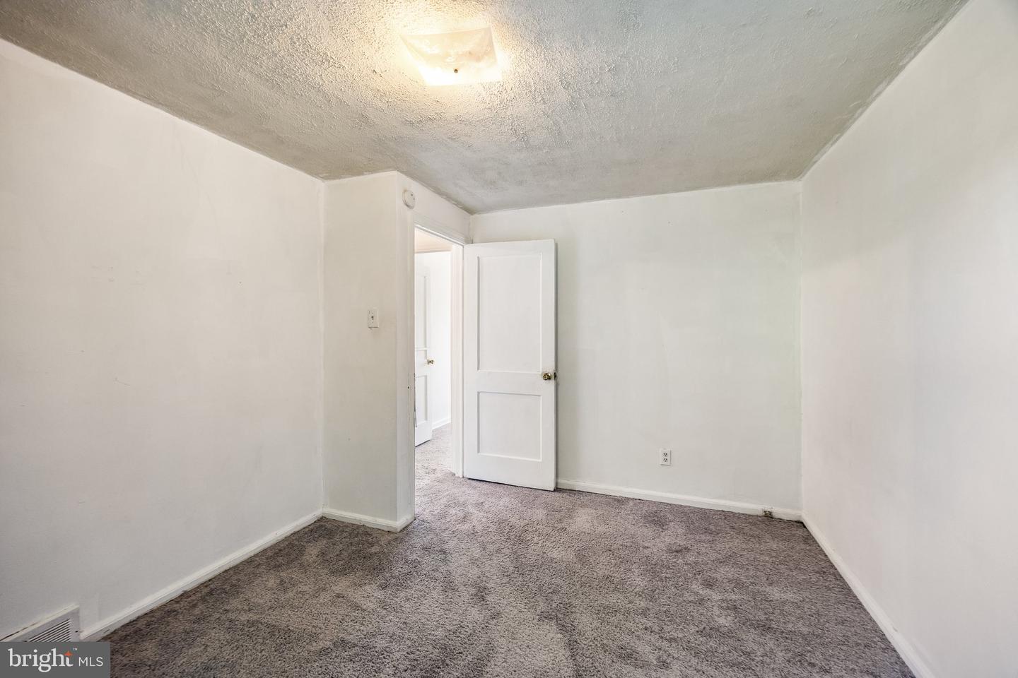 311 Fern St Property Photo 17