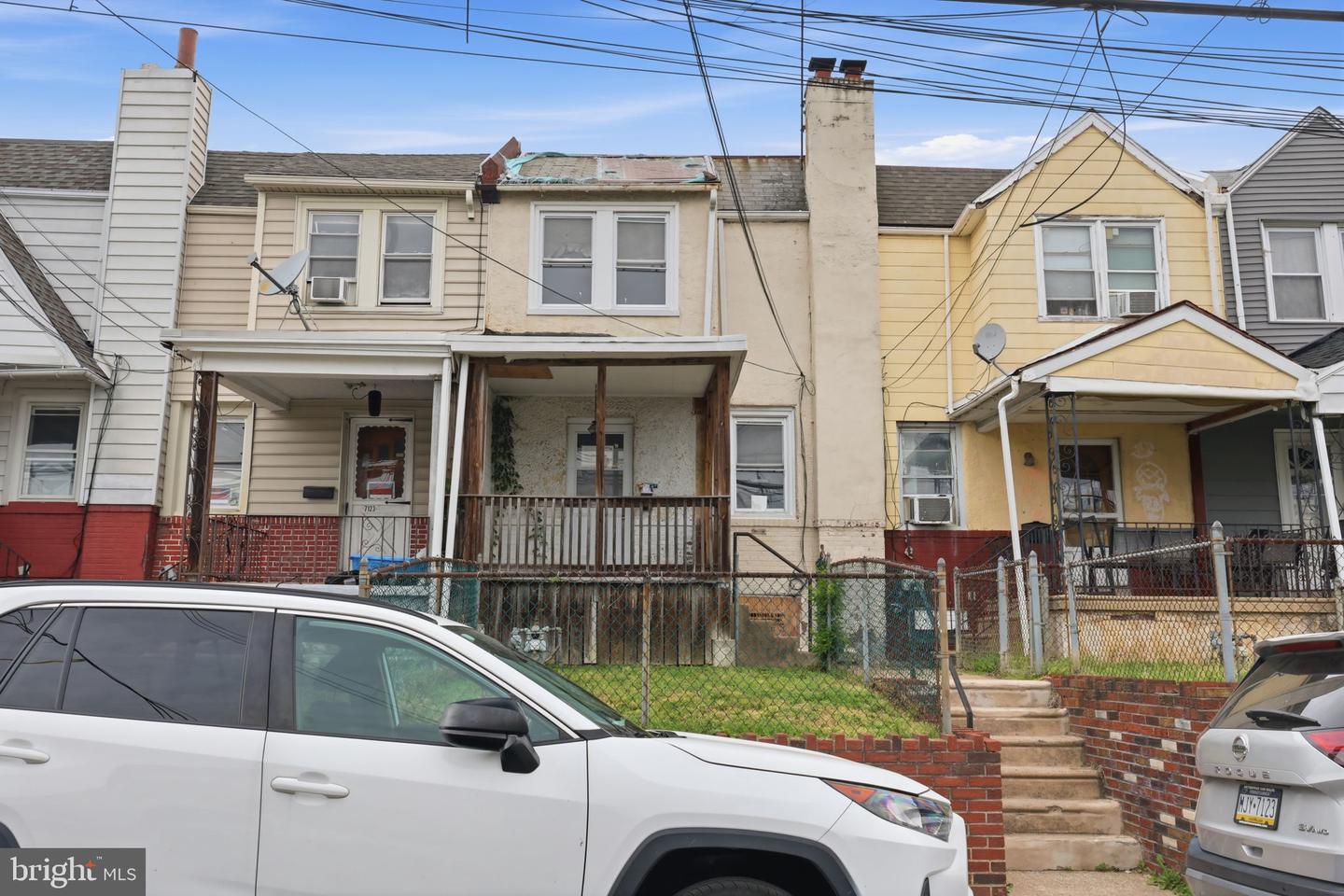 7121 RADBOURNE RD Property Photo 1
