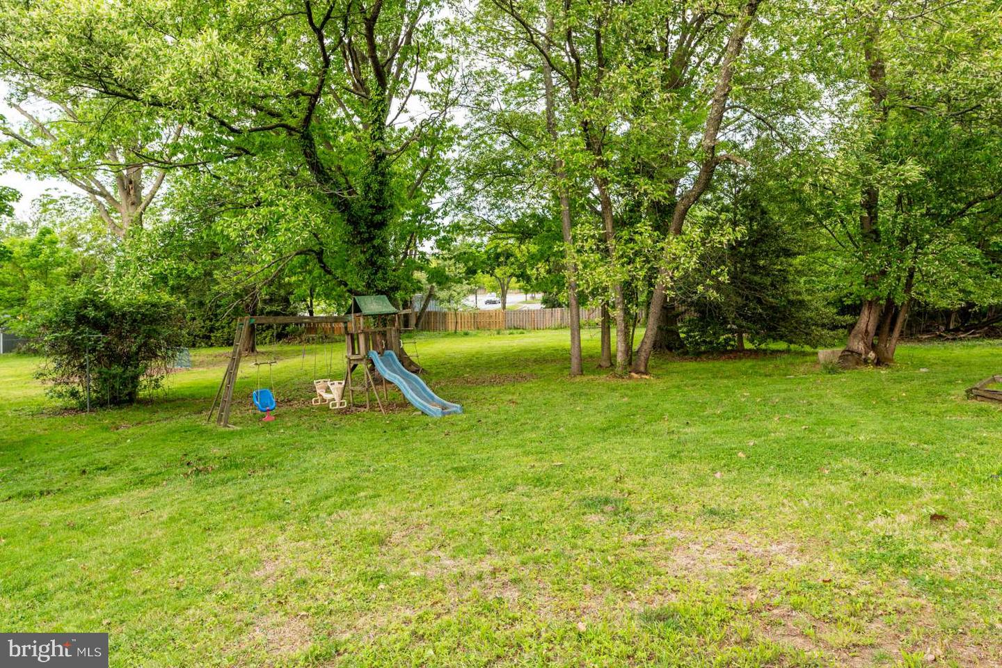 610 Saxer Ave Property Photo 21