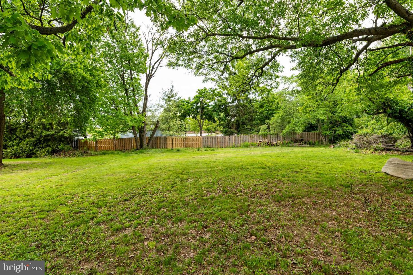 610 Saxer Ave Property Photo 22