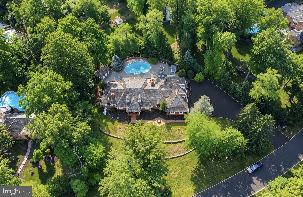 21 SPRINGTON POINTE DR