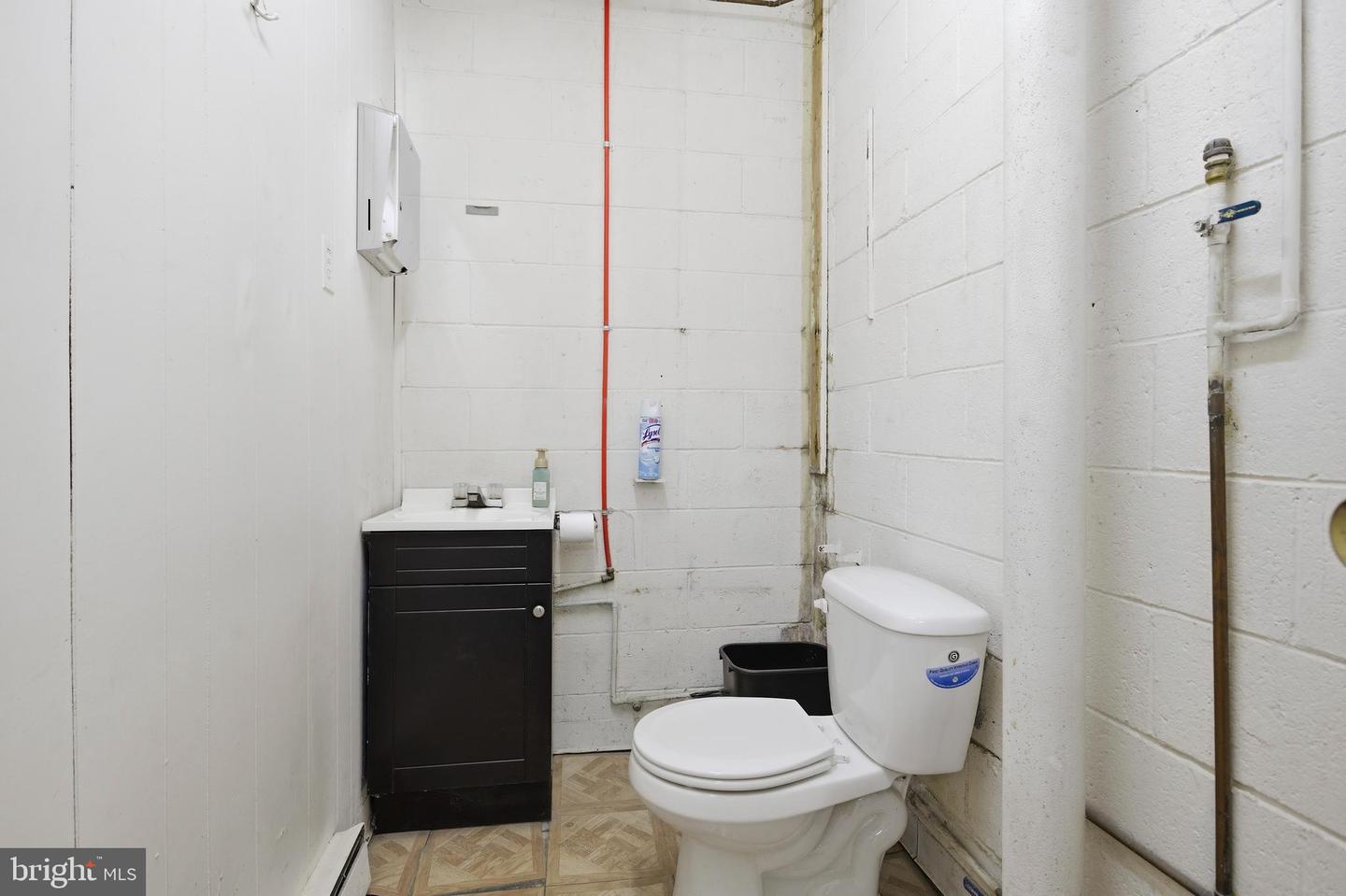 238 Clifton Ave Property Photo 8