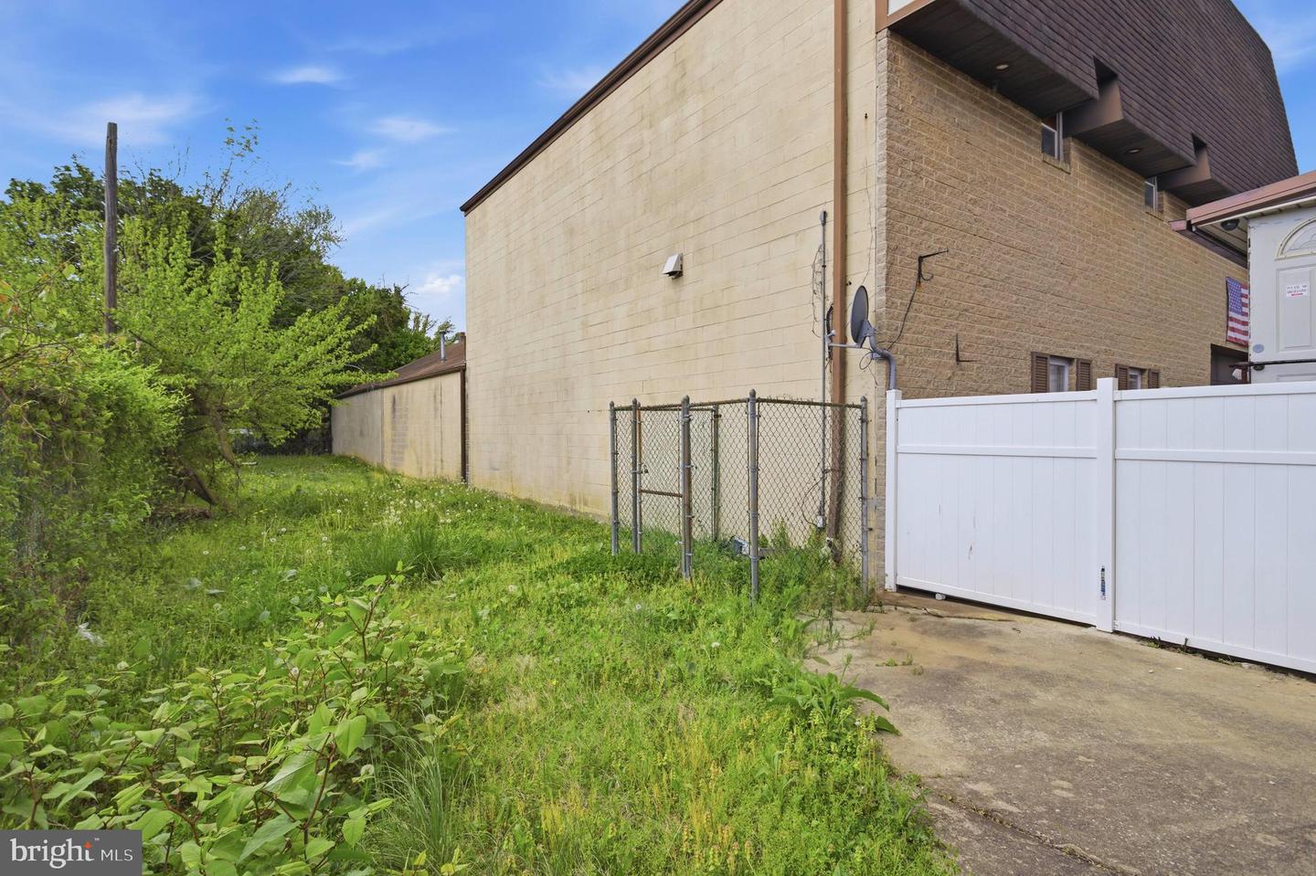 238 Clifton Ave Property Photo 15