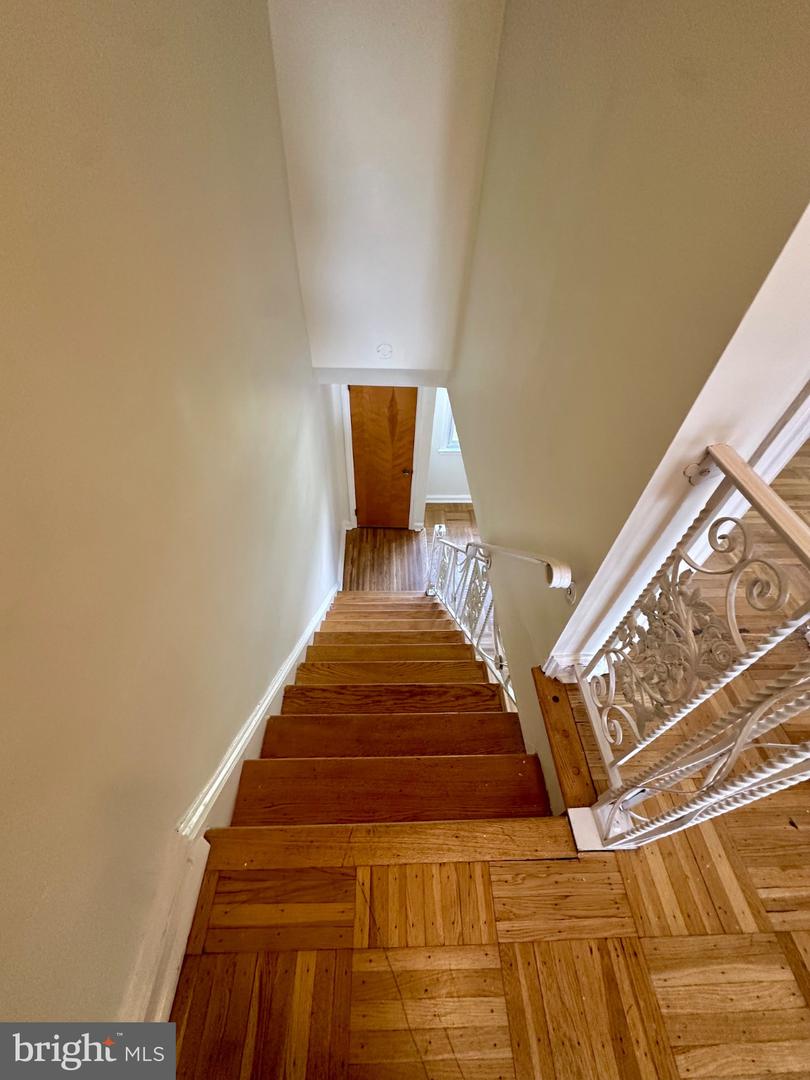 2210 Ardmore Ave Property Photo 6