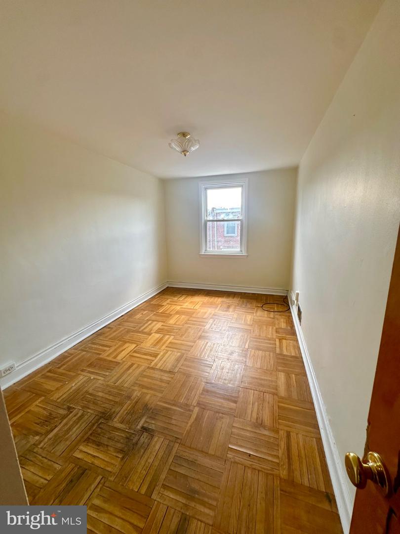 2210 Ardmore Ave Property Photo 10