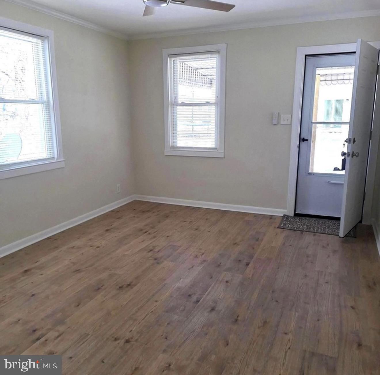 403 Trenton Ct Property Photo 4