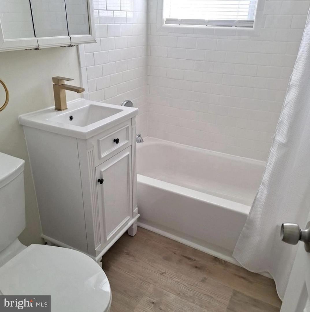 403 Trenton Ct Property Photo 10