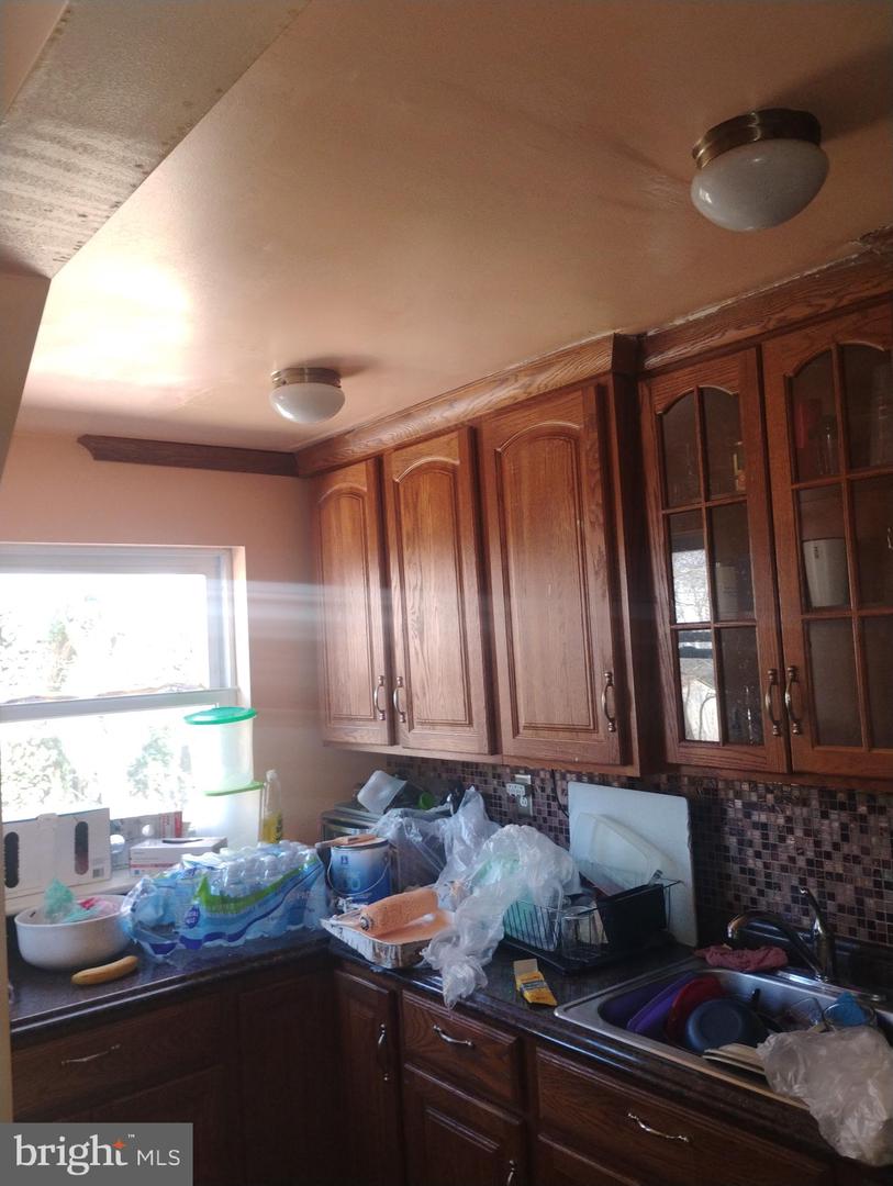 7143 Guilford Rd Property Photo 5