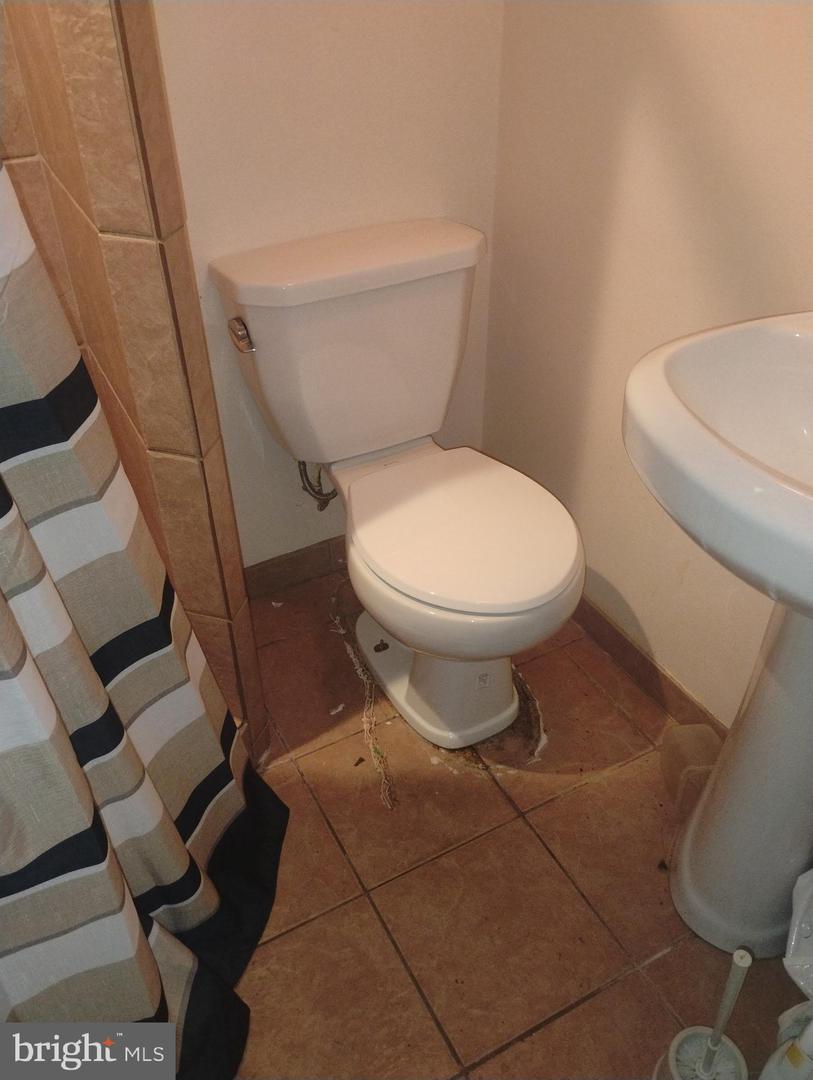 7143 Guilford Rd Property Photo 6