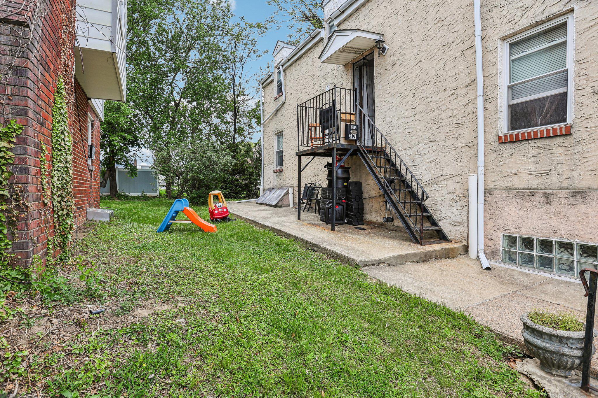 319 Macdade Blvd Property Photo 6