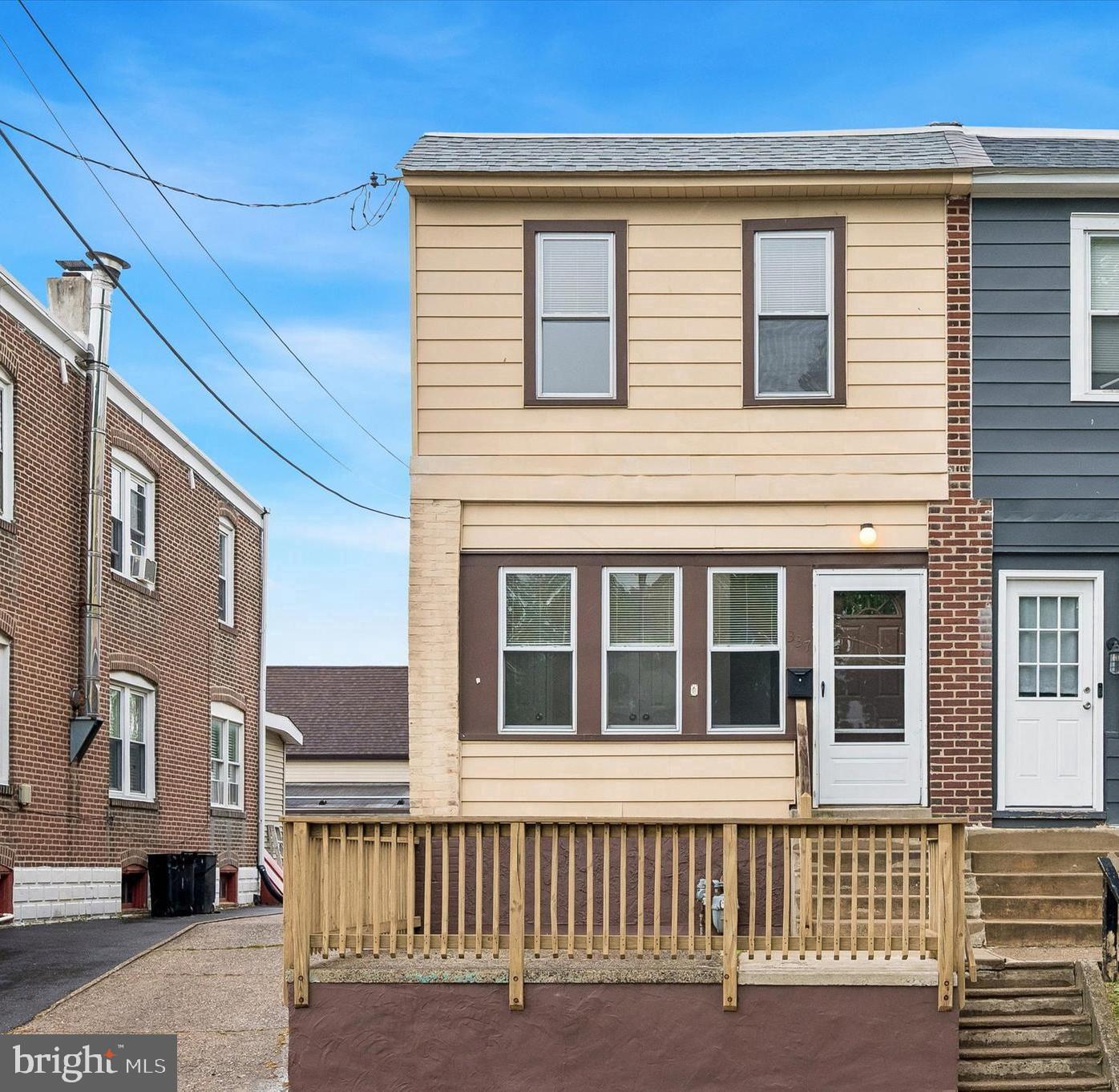 337 Seneca St Property Photo 1