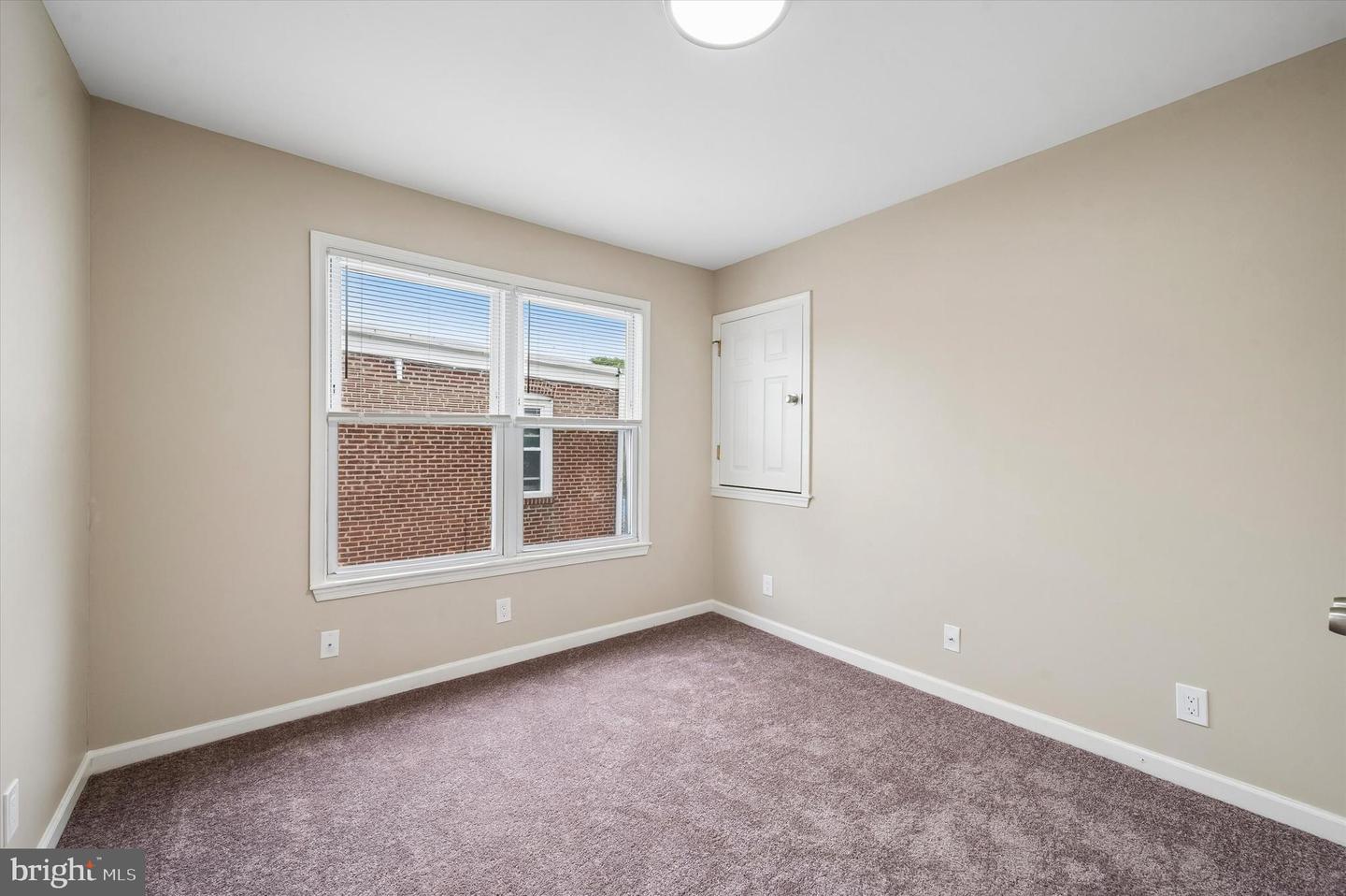 337 Seneca St Property Photo 10