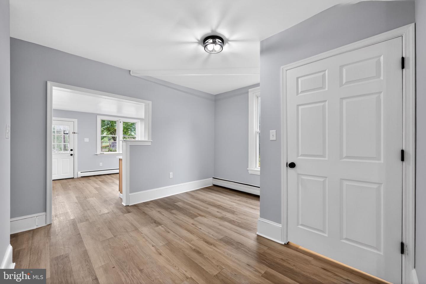16 Convent Rd Property Photo 2