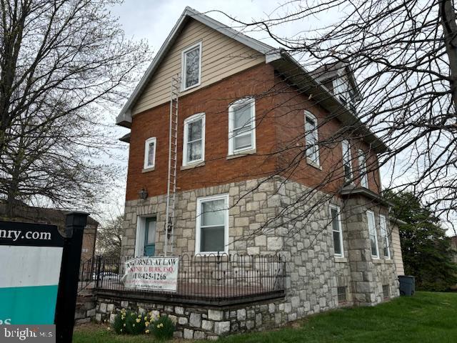 127 W Chester Pike Property Photo 1