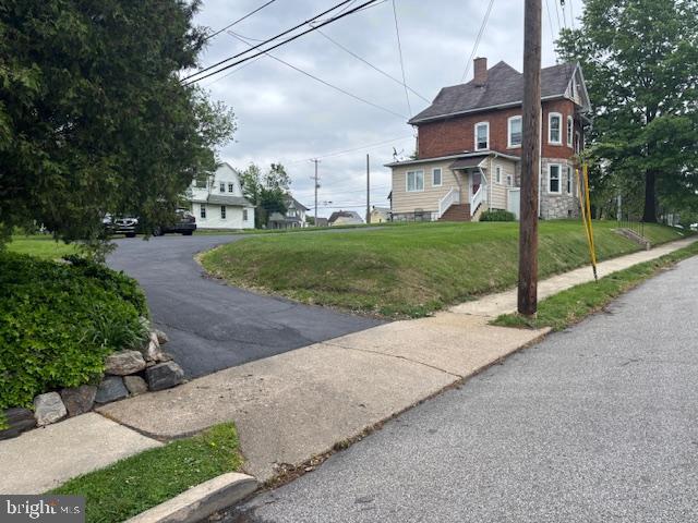 127 W Chester Pike Property Photo 4