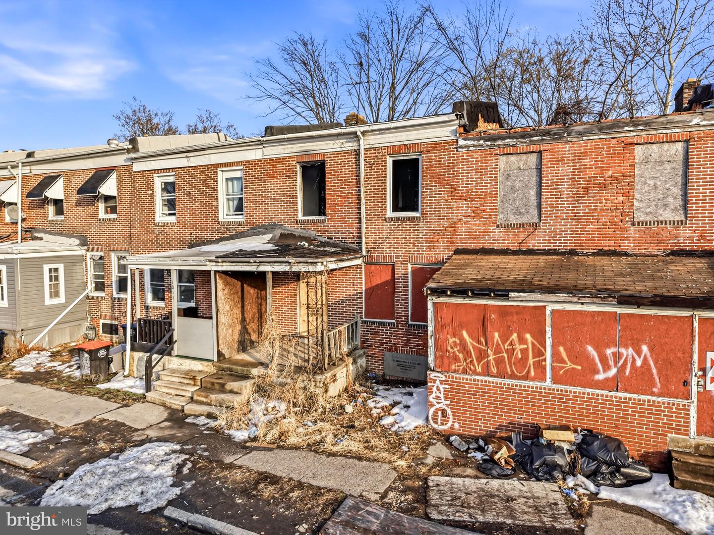 1009 Morton Ave Property Photo 3