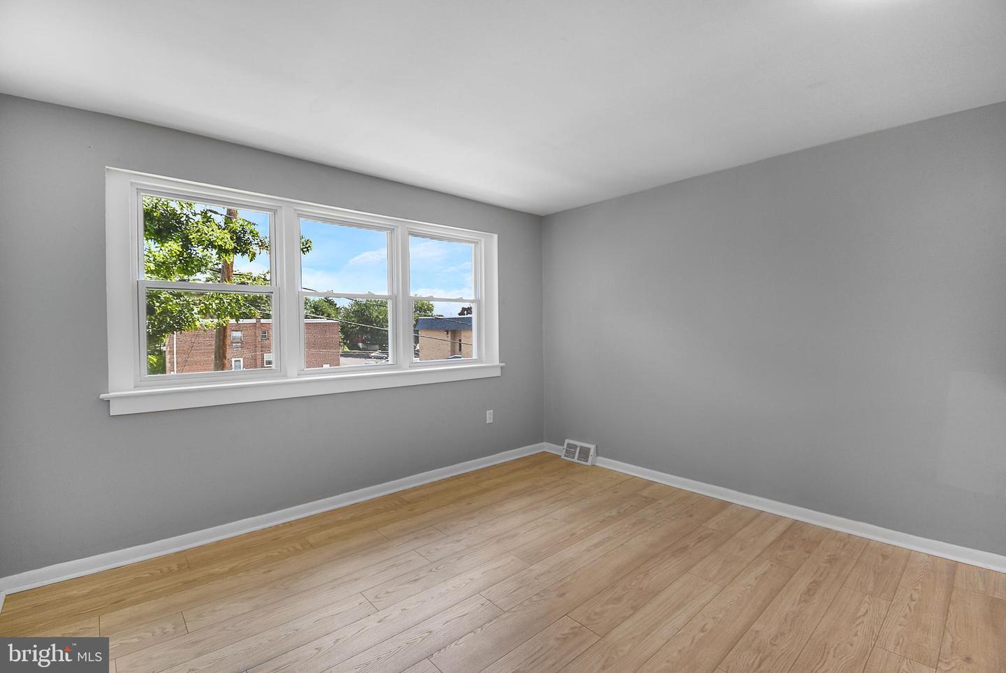 164 Abbey Ter Property Photo 2