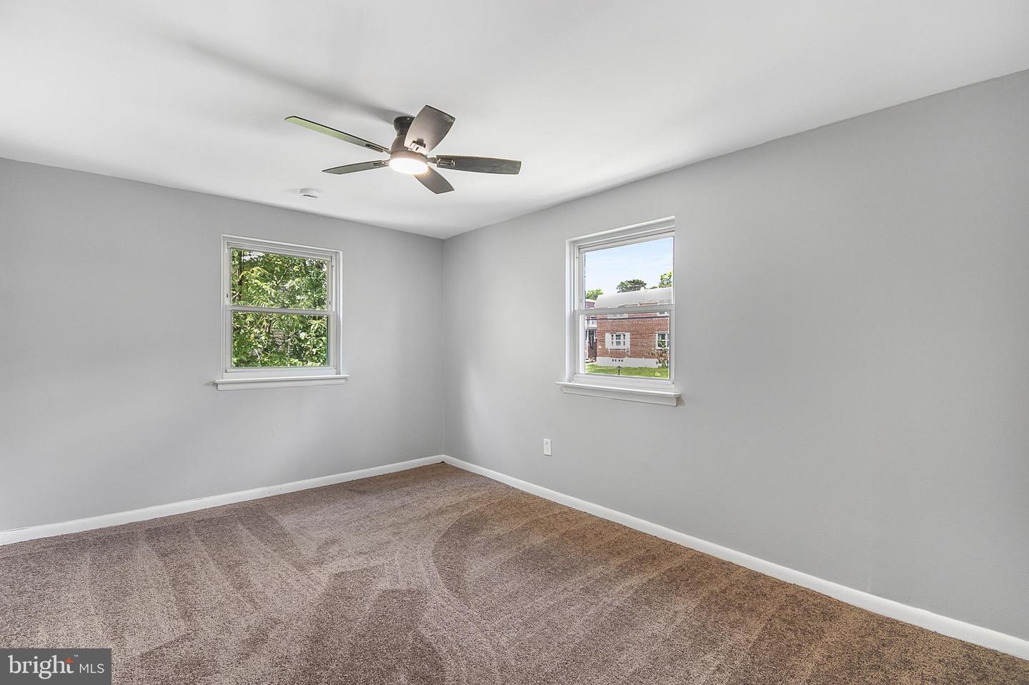 164 Abbey Ter Property Photo 5