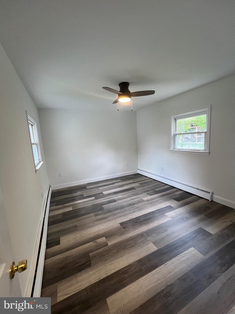 1023 Langley St Property Photo 15