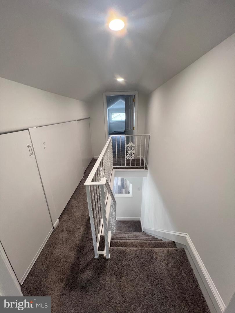1023 Langley St Property Photo 19