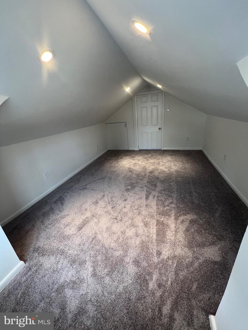 1023 Langley St Property Photo 21
