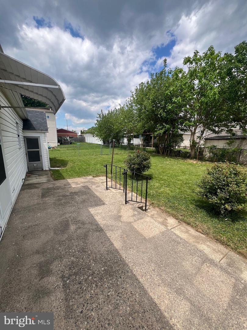1023 Langley St Property Photo 33