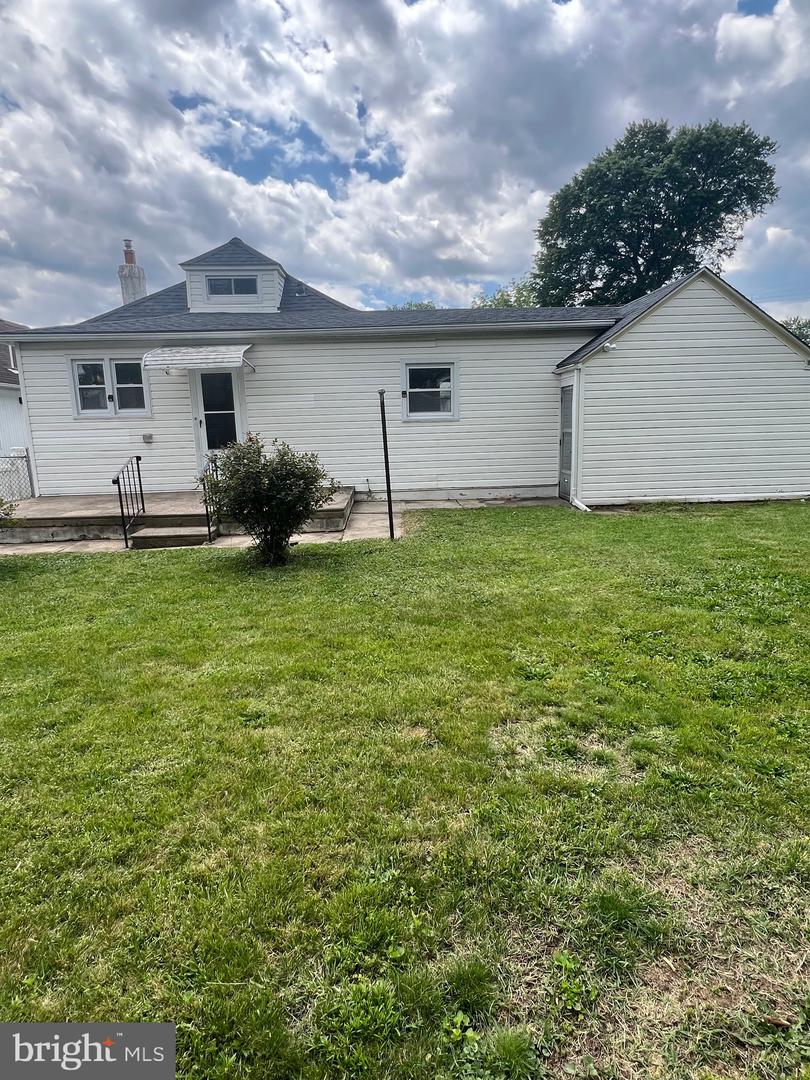 1023 Langley St Property Photo 35