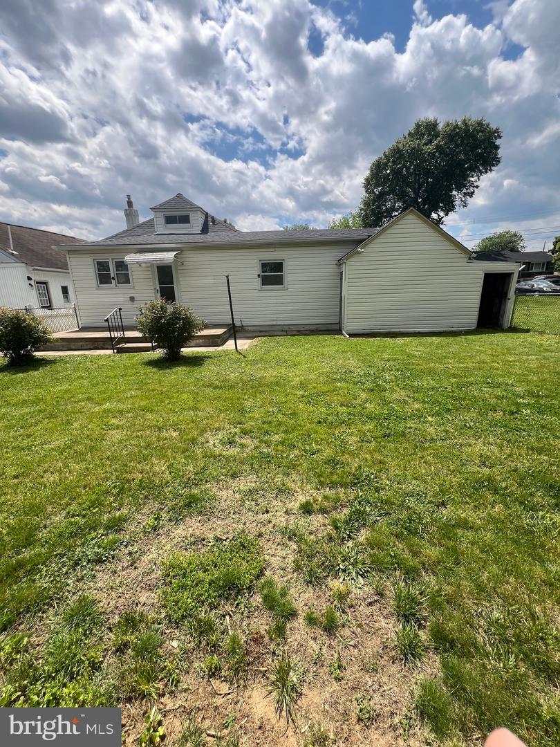 1023 Langley St Property Photo 36