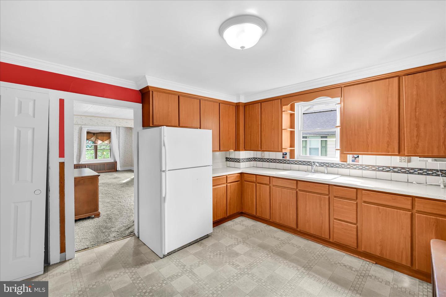 1666 Ward St Property Photo 12