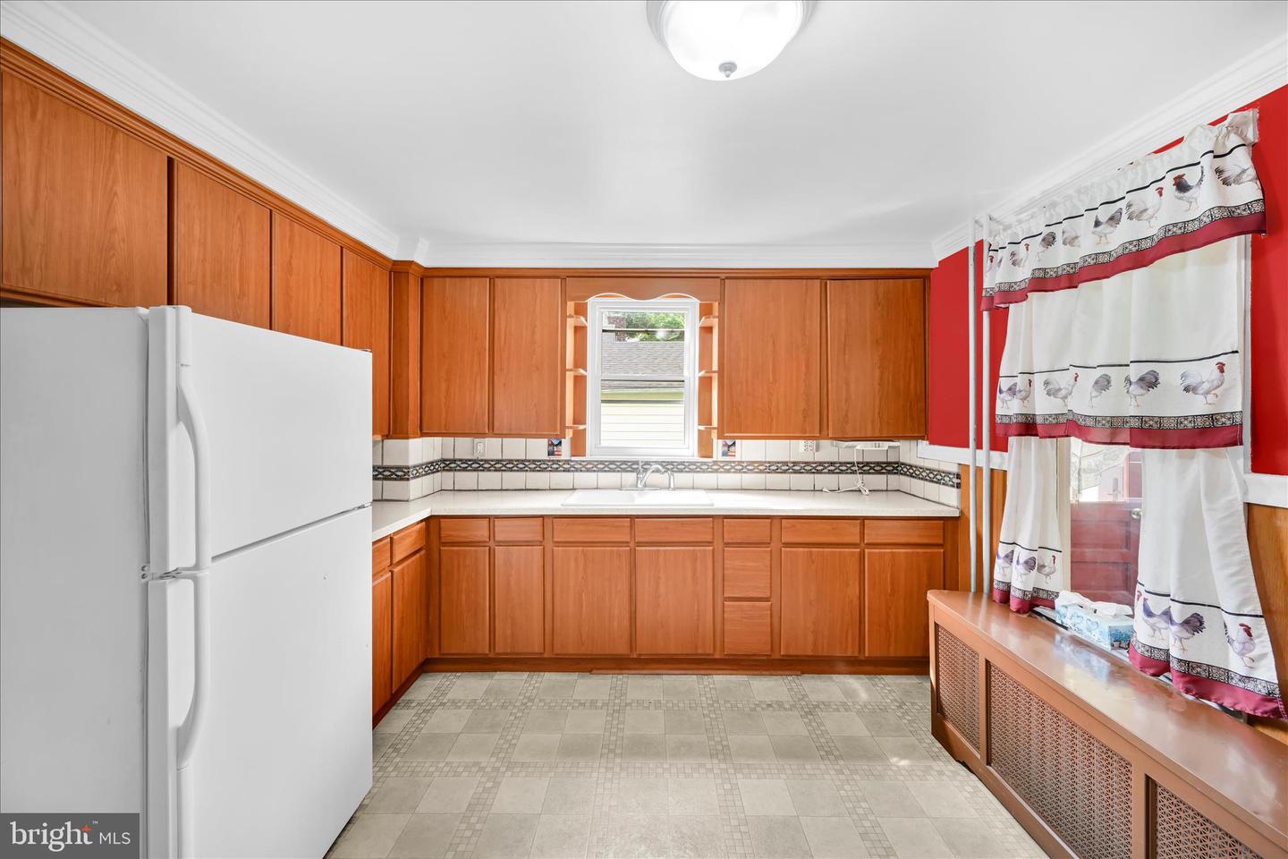 1666 Ward St Property Photo 13