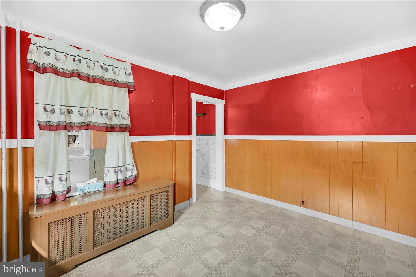 1666 Ward St Property Photo 15