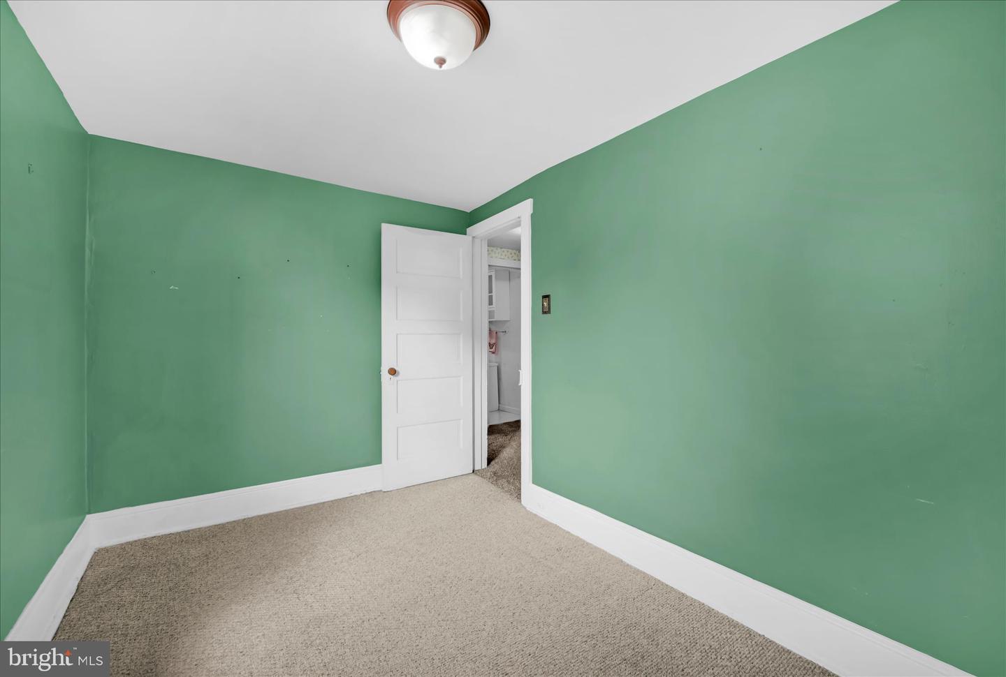 1666 Ward St Property Photo 21