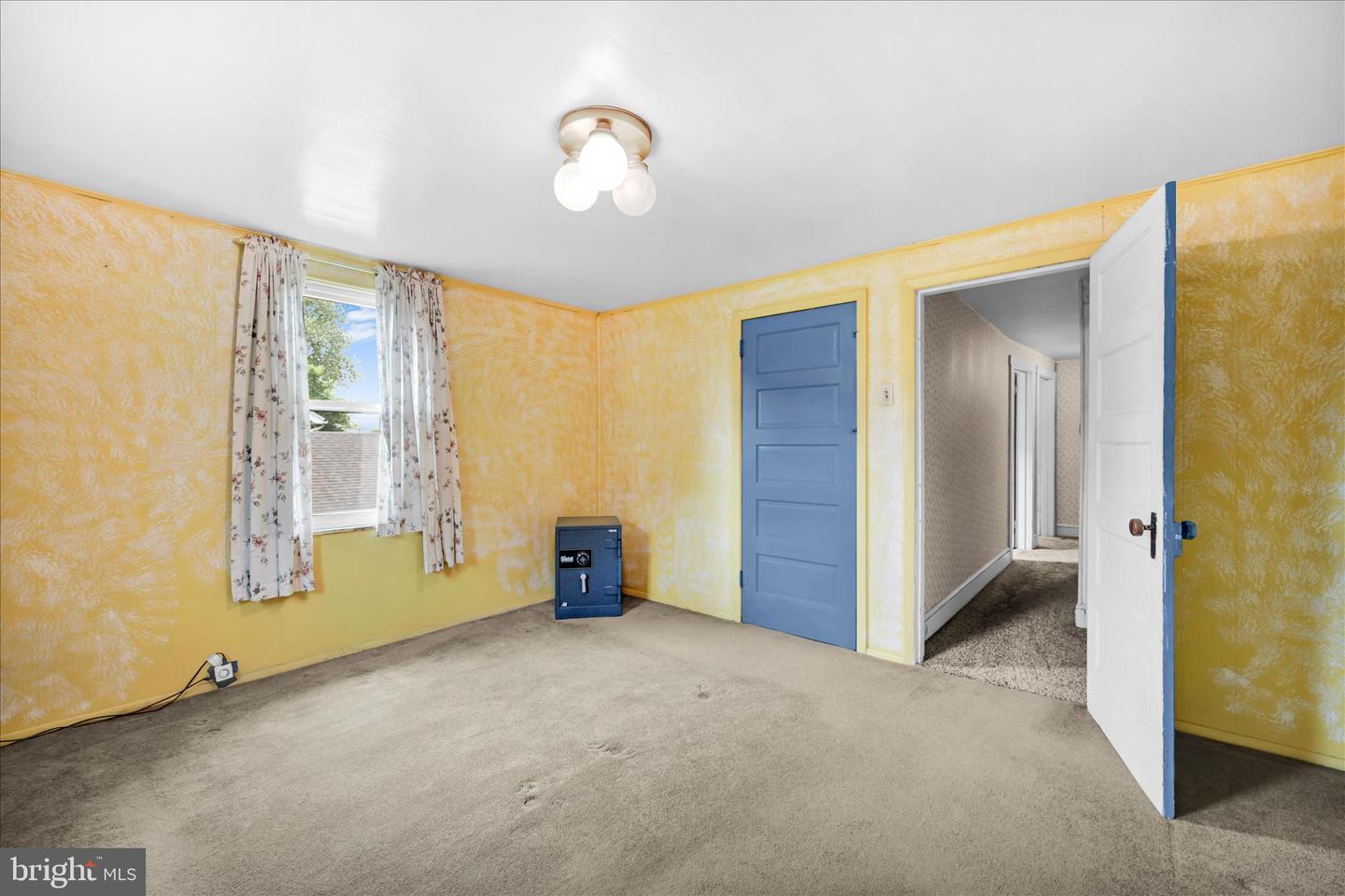1666 Ward St Property Photo 22