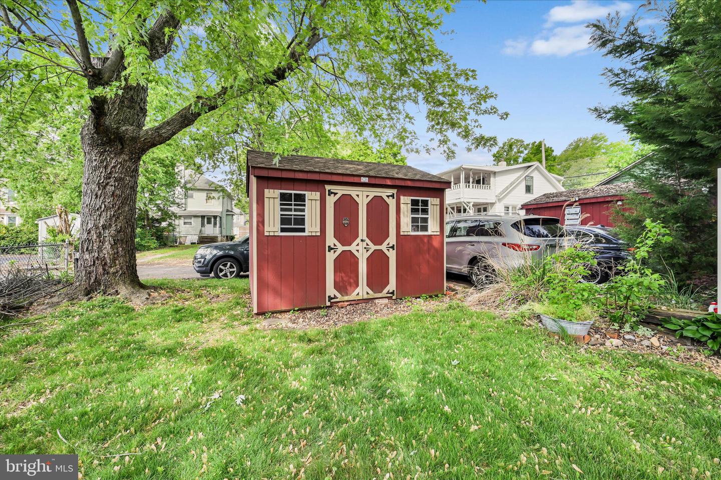 1666 Ward St Property Photo 30