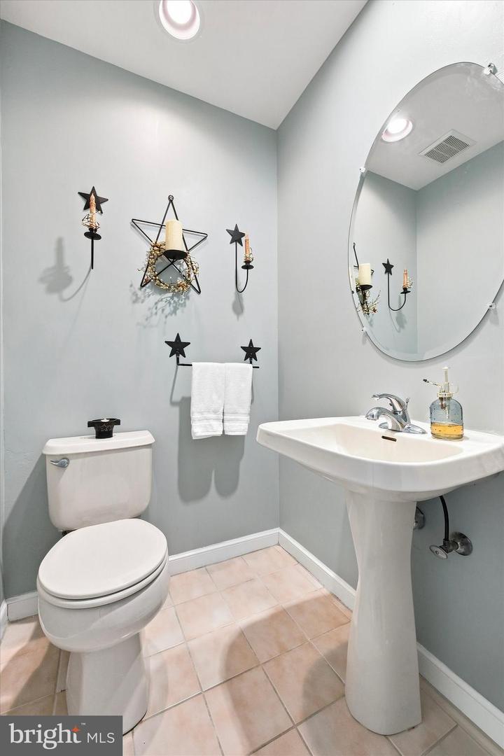 713 Iris Ln Property Photo 19