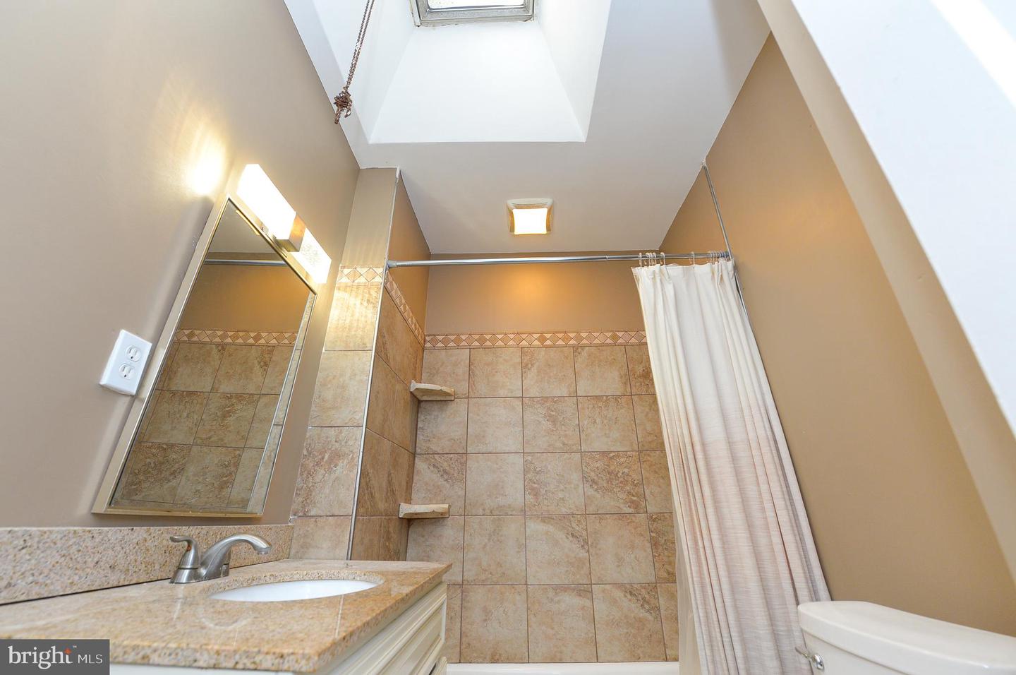 725 Church Ln Property Photo 12
