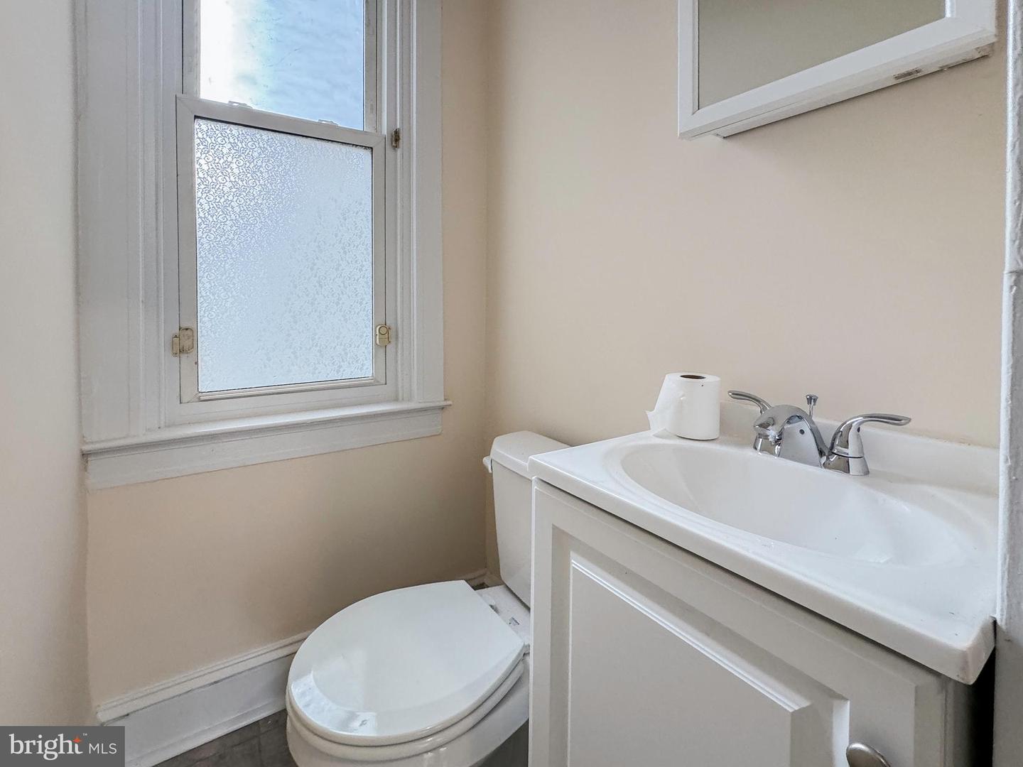 725 Church Ln Property Photo 18