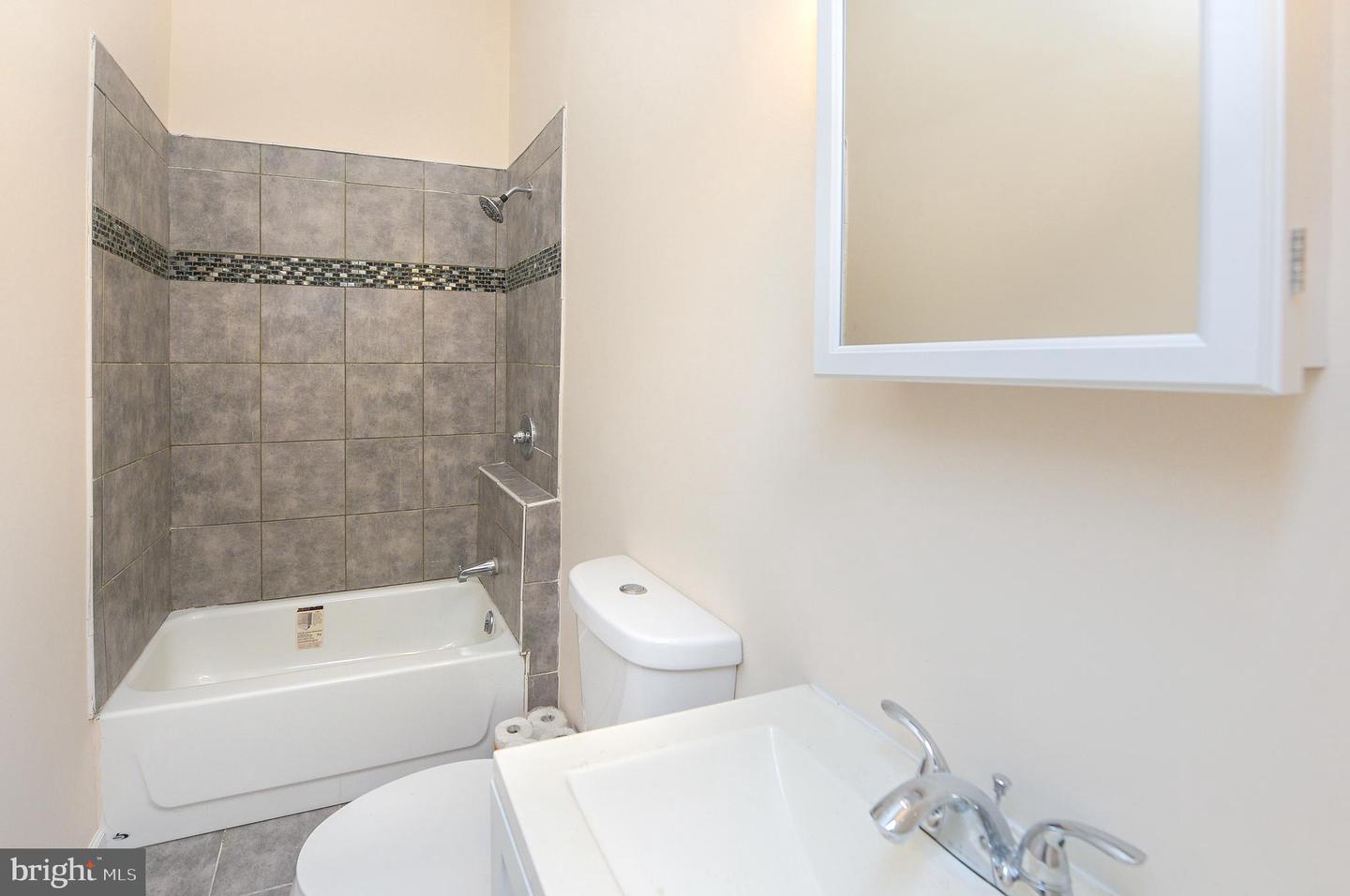 725 Church Ln Property Photo 22