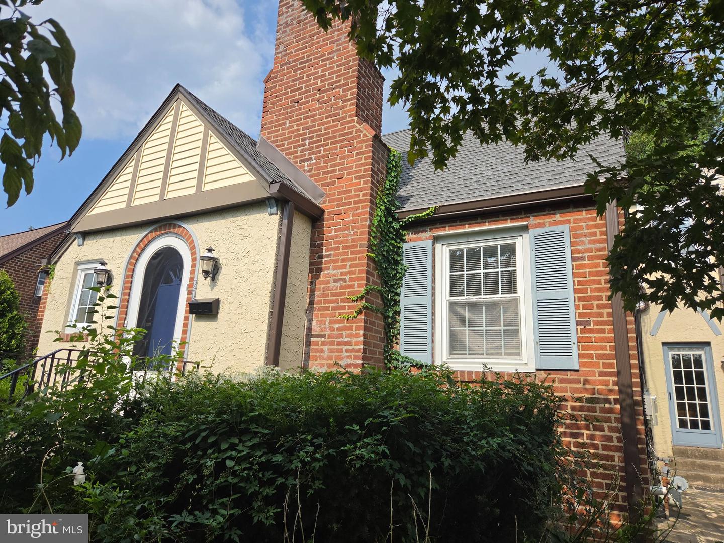 20 Davis Ave Property Photo 2